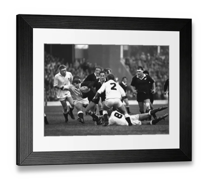 Framed Print : Wayne Smith makes a break for New Zealand against England in 1983 Framed Print : Wayne Smith makes a break for New Zealand against England in 1983