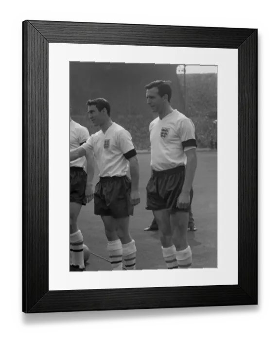 Framed Print : Englands Jimmy Greaves and Jimmy Armfield - 1961 Home Championship Framed Print : Englands Jimmy Greaves and Jimmy Armfield - 1961 Home Championship