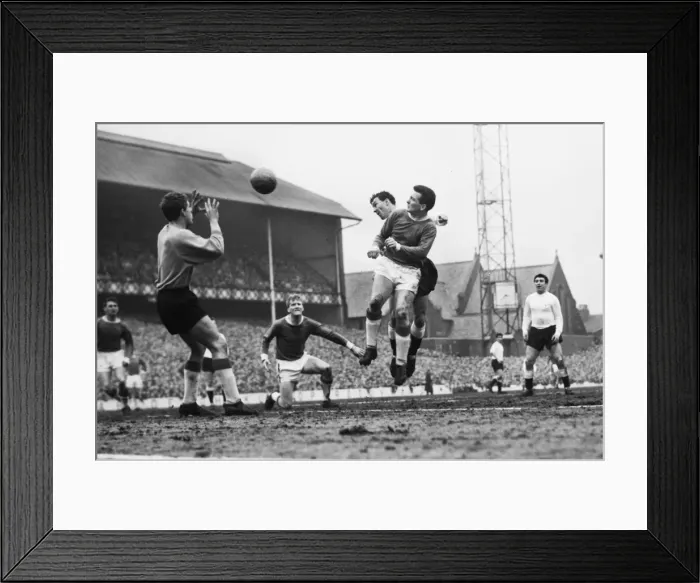 Framed Print : Spurs Jimmy Greaves jumps for a header at Goodison Park in 1963 Framed Print : Spurs Jimmy Greaves jumps for a header at Goodison Park in 1963