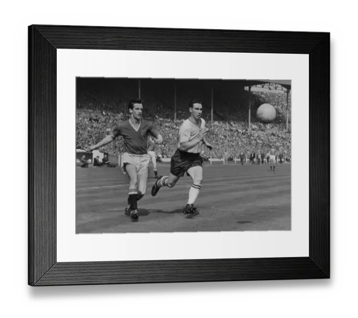 Framed Print : Dennis Viollet and Dennis Stevens - 1958 FA Cup Final