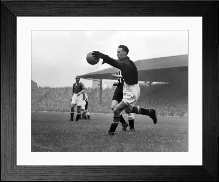 Framed Print : Ray Wood - Manchester United Framed Print : Ray Wood - Manchester United