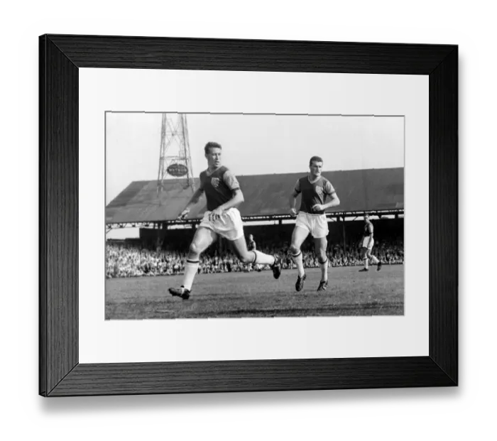 Framed Print : Ken Brown and Noel Cantwell - West Ham United Framed Print : Ken Brown and Noel Cantwell - West Ham United