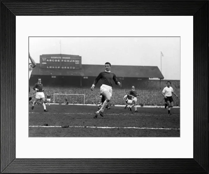 Framed Print : Bill Foulkes - Manchester United Framed Print : Bill Foulkes - Manchester United