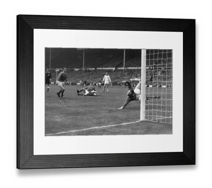 Framed Print : 1963 FA Cup Final: Man Utd 3 Leicester 1