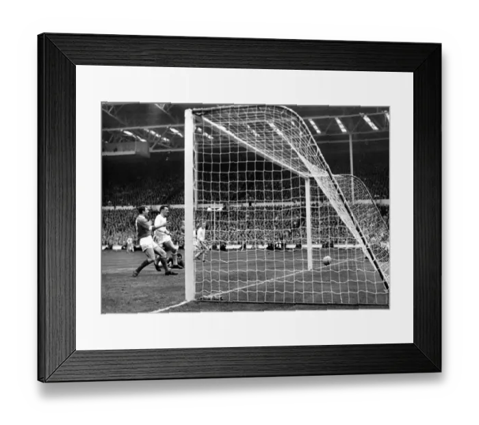 Framed Print : 1963 FA Cup Final: Man Utd 3 Leicester 1 Framed Print : 1963 FA Cup Final: Man Utd 3 Leicester 1