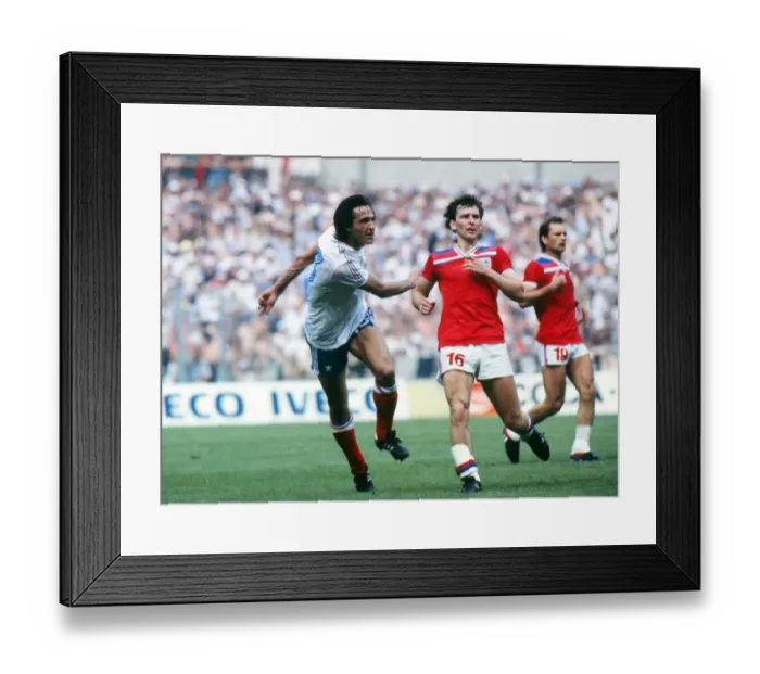 Framed Print : Frances Jean-Francois Larios and Englands Bryan Robson at the 1982 World Cup