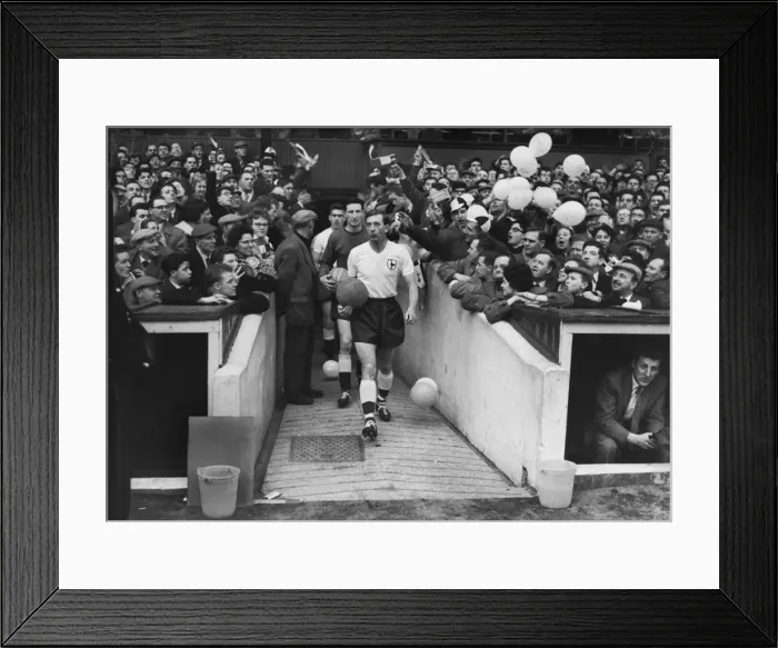 Framed Print : Danny Blanchflower - Tottenham Hotspur Framed Print : Danny Blanchflower - Tottenham Hotspur