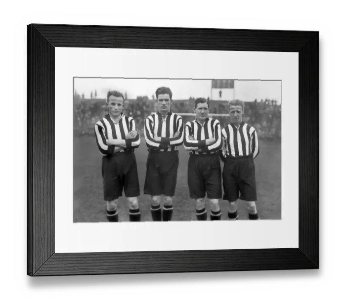 Framed Print : John Coxford, David Halliday, Billy Clunas and Bobby Marshall - Sunderland, 1925 / 6 Framed Print : John Coxford, David Halliday, Billy Clunas and Bobby Marshall - Sunderland, 1925 / 6
