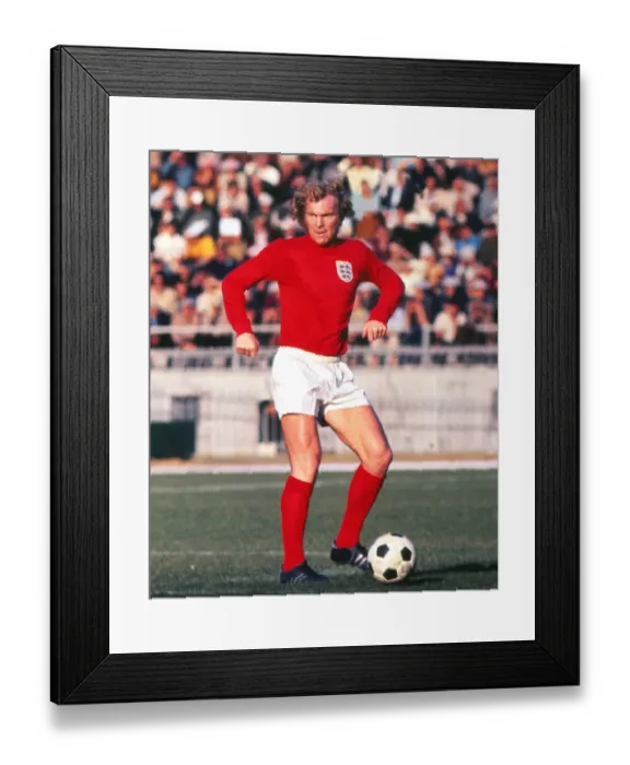 Framed Print : Bobby Moore - England Framed Print : Bobby Moore - England