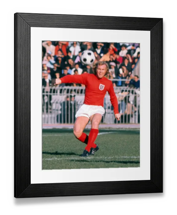 Framed Print : Bobby Moore - England Framed Print : Bobby Moore - England