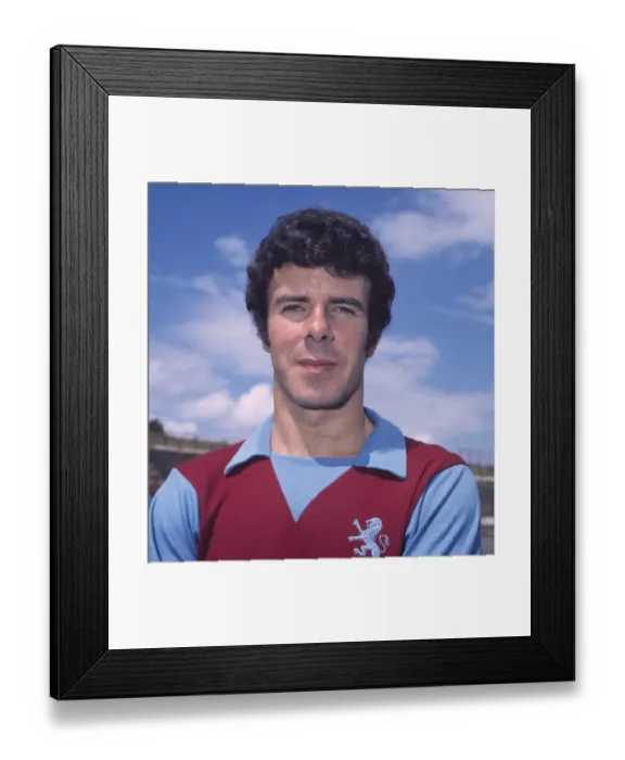 Framed Print : Charlie Aitken - Aston Villa Framed Print : Charlie Aitken - Aston Villa