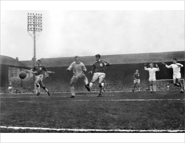 Liverpools Alf Arrowsmith scores against Manchester United in 1963  /  4