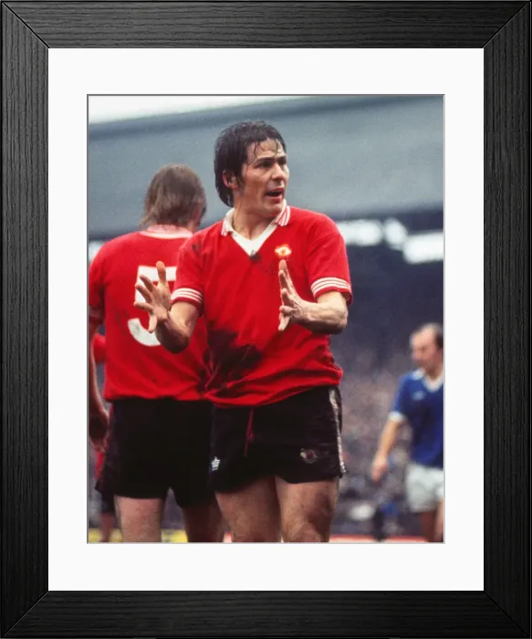 Framed Print : Stuart Pearson - Manchester United