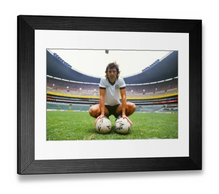 Framed Print : Bryan Robson - 1986 World Cup Framed Print : Bryan Robson - 1986 World Cup