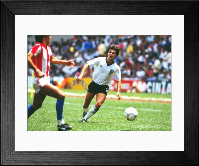 Framed Print : Englands Steve Hodge - 1986 World Cup Framed Print : Englands Steve Hodge - 1986 World Cup