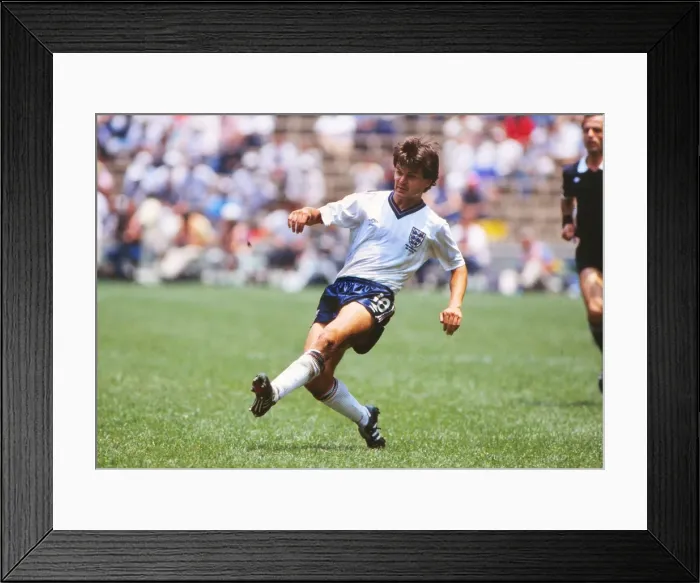 Framed Print : Englands Steve Hodge - 1986 World Cup