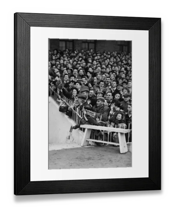 Framed Print : Manchester United fans cheer their team onto the field before the 1958 FA Cup semi-final Framed Print : Manchester United fans cheer their team onto the field before the 1958 FA Cup semi-final