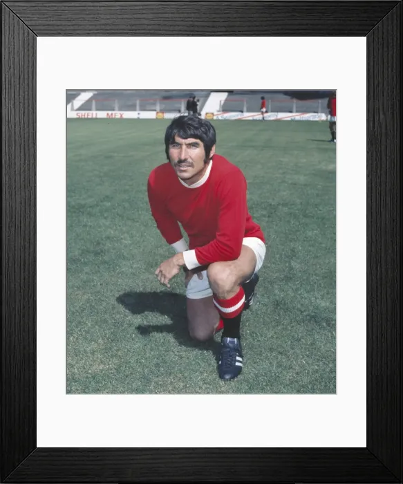 Framed Print : Tony Dunne - Manchester United Framed Print : Tony Dunne - Manchester United