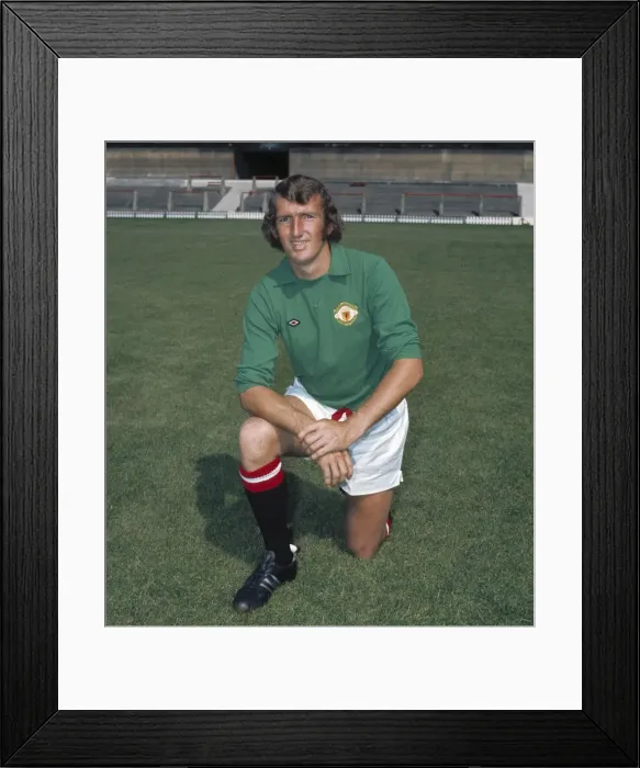 Framed Print : Alex Stepney - Manchester United Framed Print : Alex Stepney - Manchester United