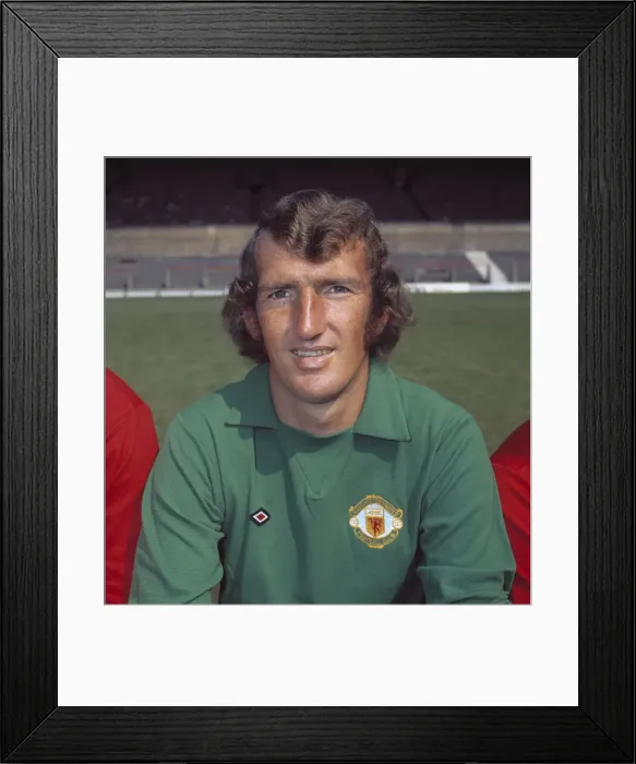 Framed Print : Alex Stepney - Manchester United Framed Print : Alex Stepney - Manchester United
