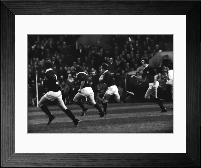 Framed Print : Alan Lawson scores against England - 1976 Five Nations Framed Print : Alan Lawson scores against England - 1976 Five Nations