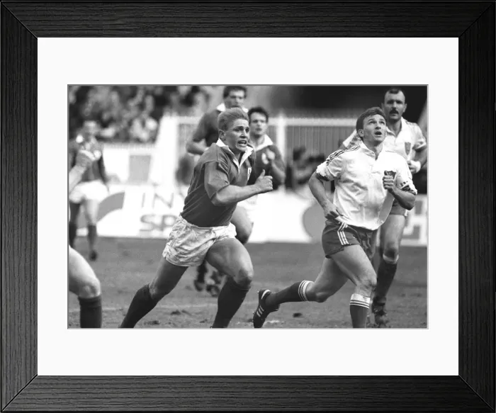 Framed Print : Irelands Brian Smith - 1990 Five Nations
