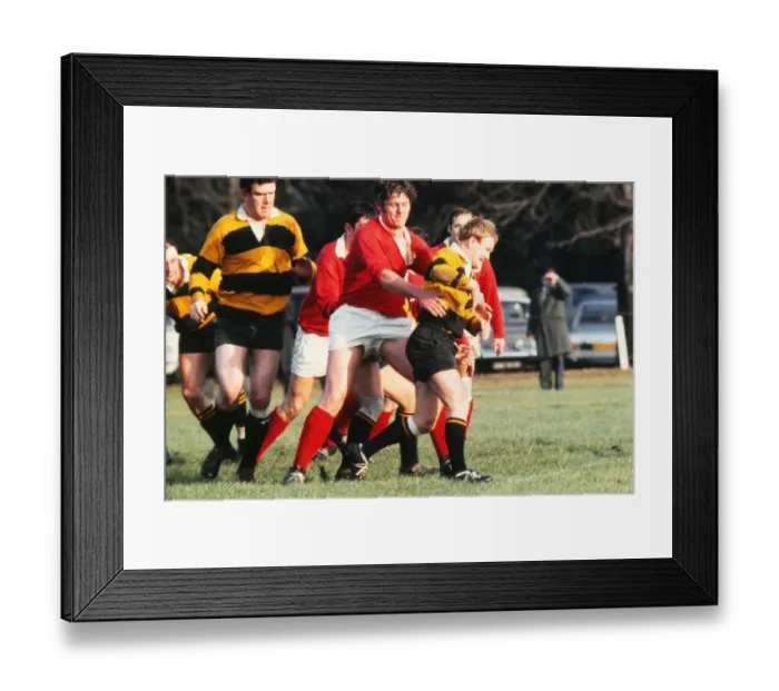 Framed Print : Gwilym Treharne of Newport is caught by Mike Roberts of London Welsh - 1969 / 70 season Framed Print : Gwilym Treharne of Newport is caught by Mike Roberts of London Welsh - 1969 / 70 season