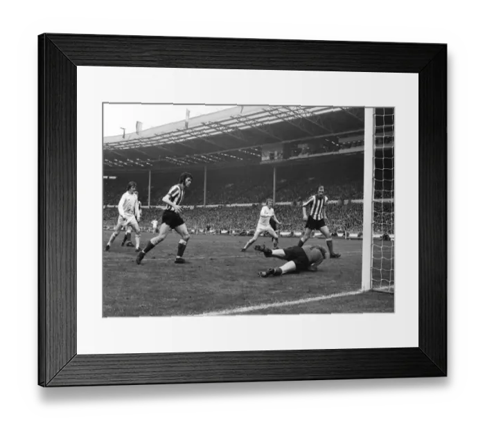 Framed Print : 1973 FA Cup Final: Sunderland 1 Leeds Utd 0 Framed Print : 1973 FA Cup Final: Sunderland 1 Leeds Utd 0