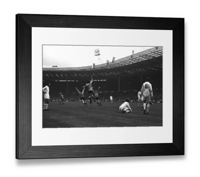 Framed Print : 1973 FA Cup Final: Sunderland 1 Leeds Utd 0 Framed Print : 1973 FA Cup Final: Sunderland 1 Leeds Utd 0