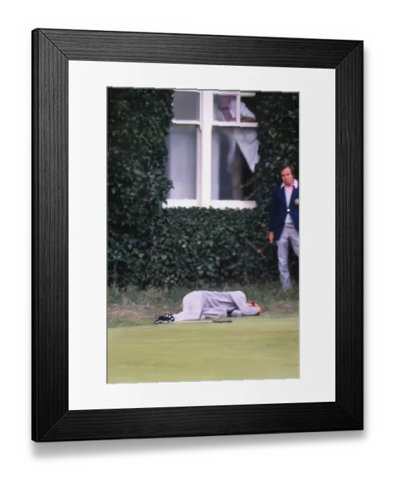 Framed Print : Ken Brown falls to the ground after his missed putt loses him a match at the 1977 Ryder Cup Framed Print : Ken Brown falls to the ground after his missed putt loses him a match at the 1977 Ryder Cup