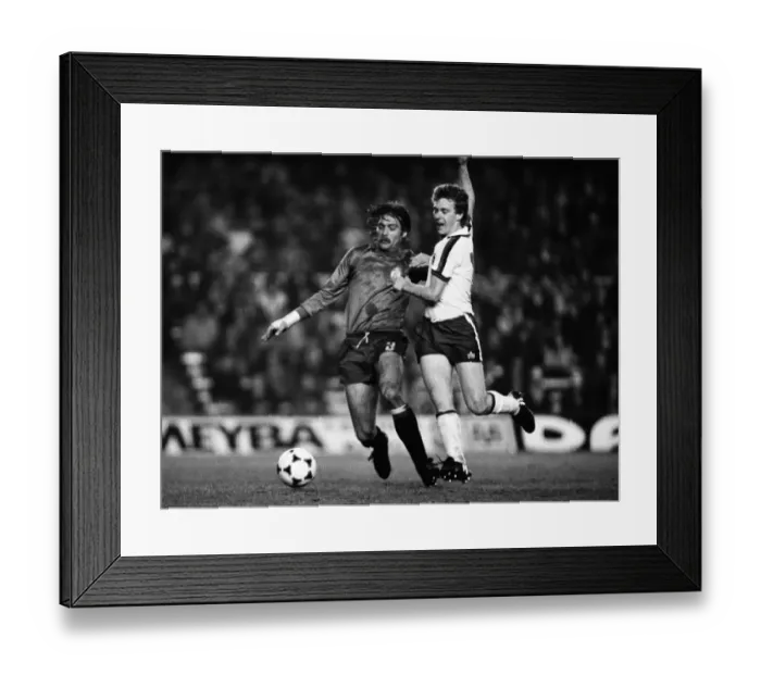 Framed Print : Englands Tony Woodcock and Spains Migueli Bernardo Framed Print : Englands Tony Woodcock and Spains Migueli Bernardo