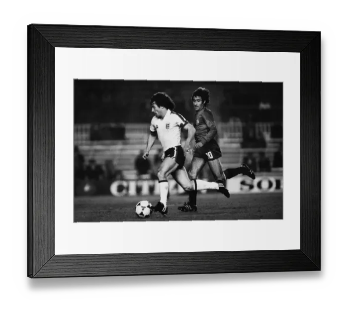 Framed Print : Kevin Keegan - England Framed Print : Kevin Keegan - England
