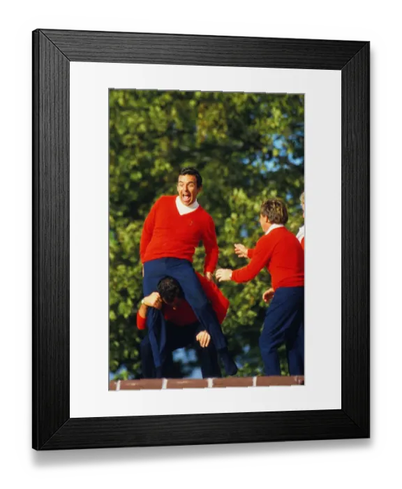 Framed Print : Europe celebrate victory in the 1985 Ryder Cup