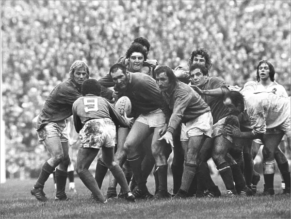 Frances Armand Vaquerin gets the ball back to Richard Astre - 1975 Five Nations
