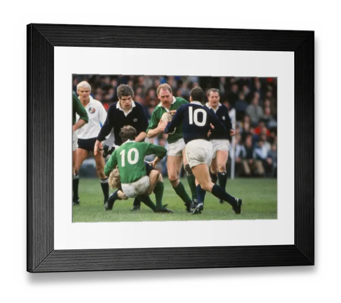 Framed Print : Irelands Nigel Carr runs against Scotland - 1987 Five Nations Framed Print : Irelands Nigel Carr runs against Scotland - 1987 Five Nations