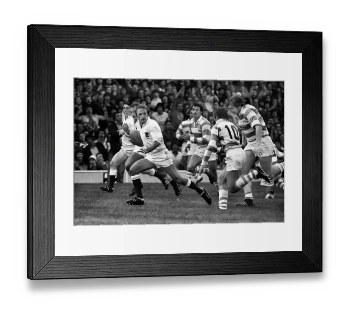 Framed Print : Englands Peter Squires on his way to scoring a try against Argentina in 1978