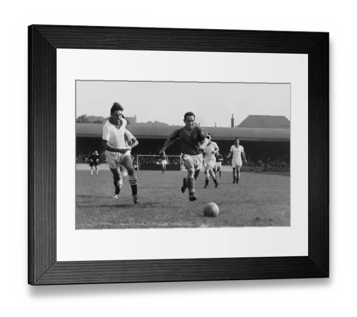 Framed Print : Leeds Uniteds Wilbur Cush and Chelseas Ron Tindall Framed Print : Leeds Uniteds Wilbur Cush and Chelseas Ron Tindall