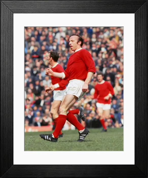 Framed Print : Nobby Stiles - Manchester United Framed Print : Nobby Stiles - Manchester United