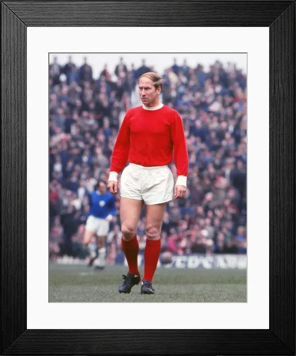 Framed Print : Bobby Charlton - Manchester United Framed Print : Bobby Charlton - Manchester United