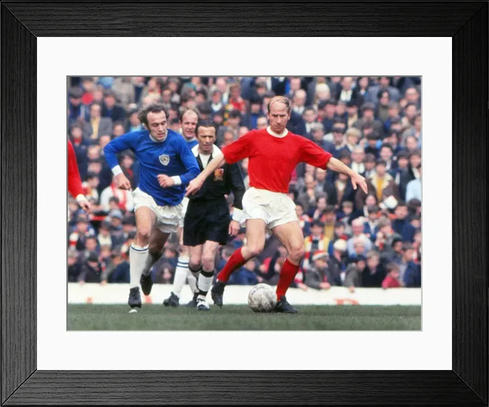 Framed Print : Bobby Charlton - Manchester United
