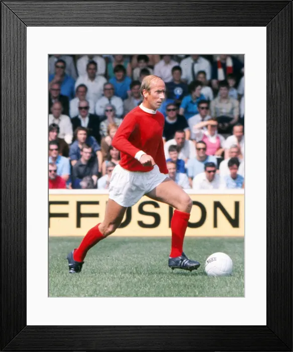Framed Print : Bobby Charlton - Manchester United Framed Print : Bobby Charlton - Manchester United