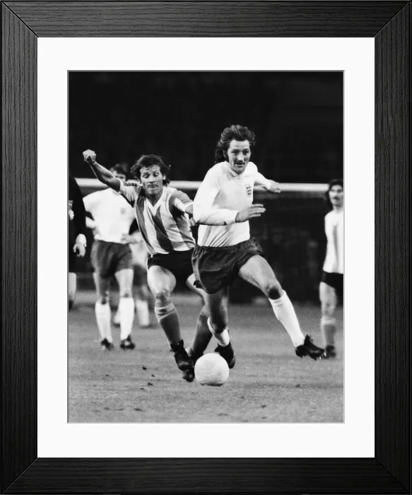 Framed Print : Frank Worthington - England Framed Print : Frank Worthington - England