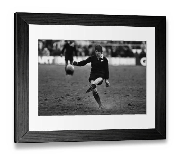 Framed Print : Allan Hewson kicks a penalty for the All Blacks against the British Lions in 1983 Framed Print : Allan Hewson kicks a penalty for the All Blacks against the British Lions in 1983