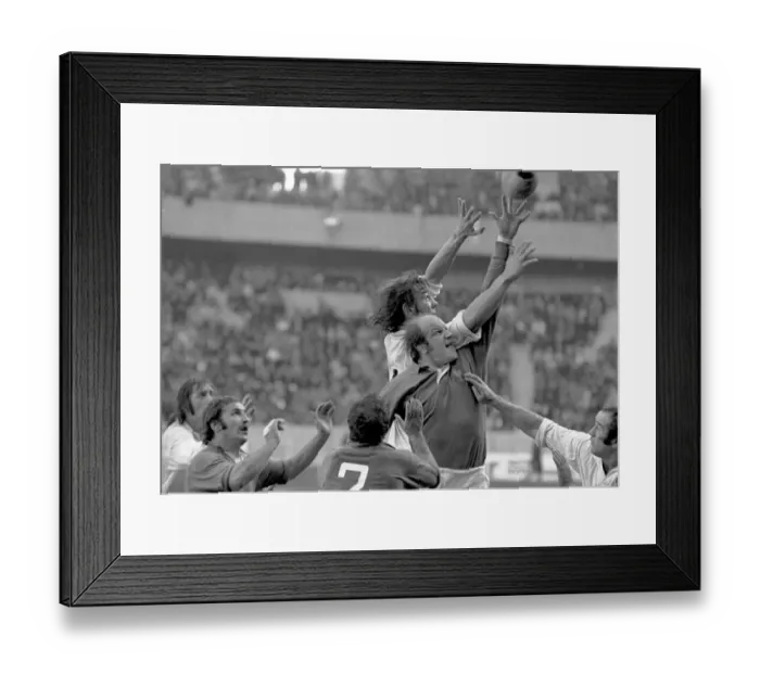 Framed Print : Frances Elie Cester and Englands Roger Uttley jump in a line-out - 1974 Five Nations Framed Print : Frances Elie Cester and Englands Roger Uttley jump in a line-out - 1974 Five Nations