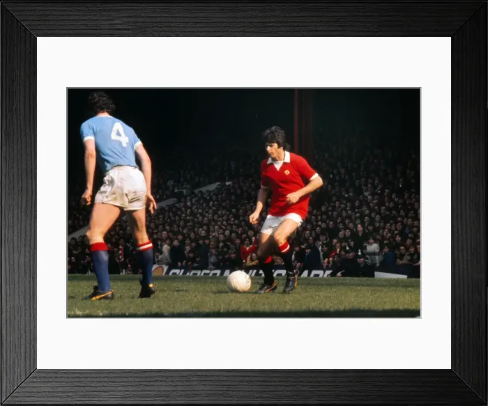Framed Print : Willie Morgan - Manchester United Framed Print : Willie Morgan - Manchester United