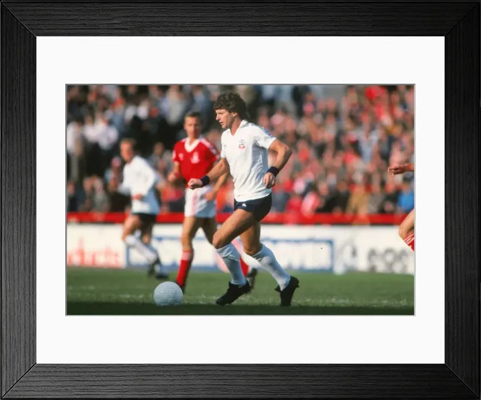 Framed Print : Willie Morgan - Bolton Wanderers