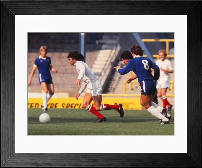 Framed Print : Willie Morgan - Bolton Wanderers