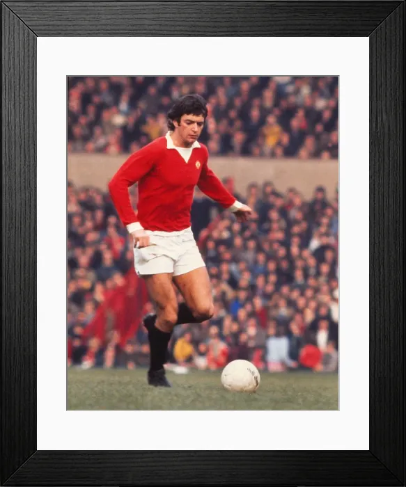 Framed Print : Willie Morgan - Manchester United Framed Print : Willie Morgan - Manchester United
