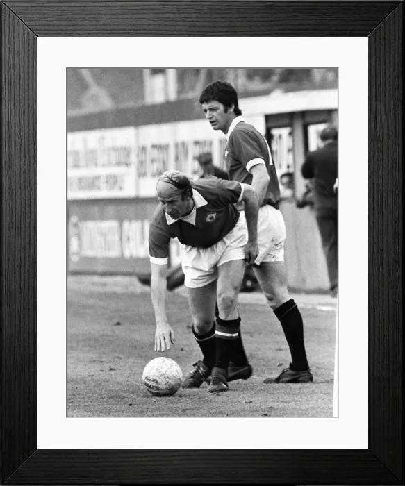 Framed Print : Willie Morgan and Bobby Charlton - Manchester United Framed Print : Willie Morgan and Bobby Charlton - Manchester United