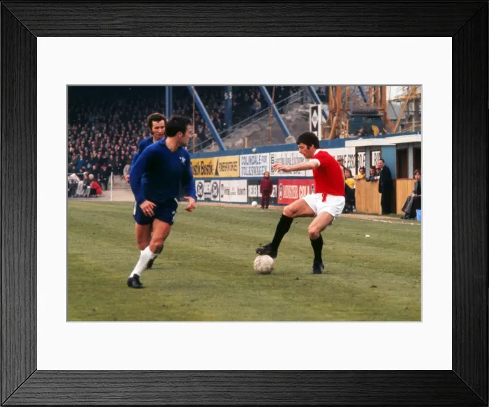 Framed Print : Manchester Uniteds Willie Morgan and Chelseas Ron Harris Framed Print : Manchester Uniteds Willie Morgan and Chelseas Ron Harris